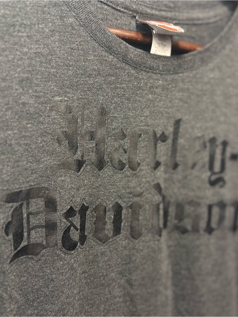 Harley Davidson Black on Black Gothic Graphic Crewneck T-Shirt Size Large - Picture 2 of 5